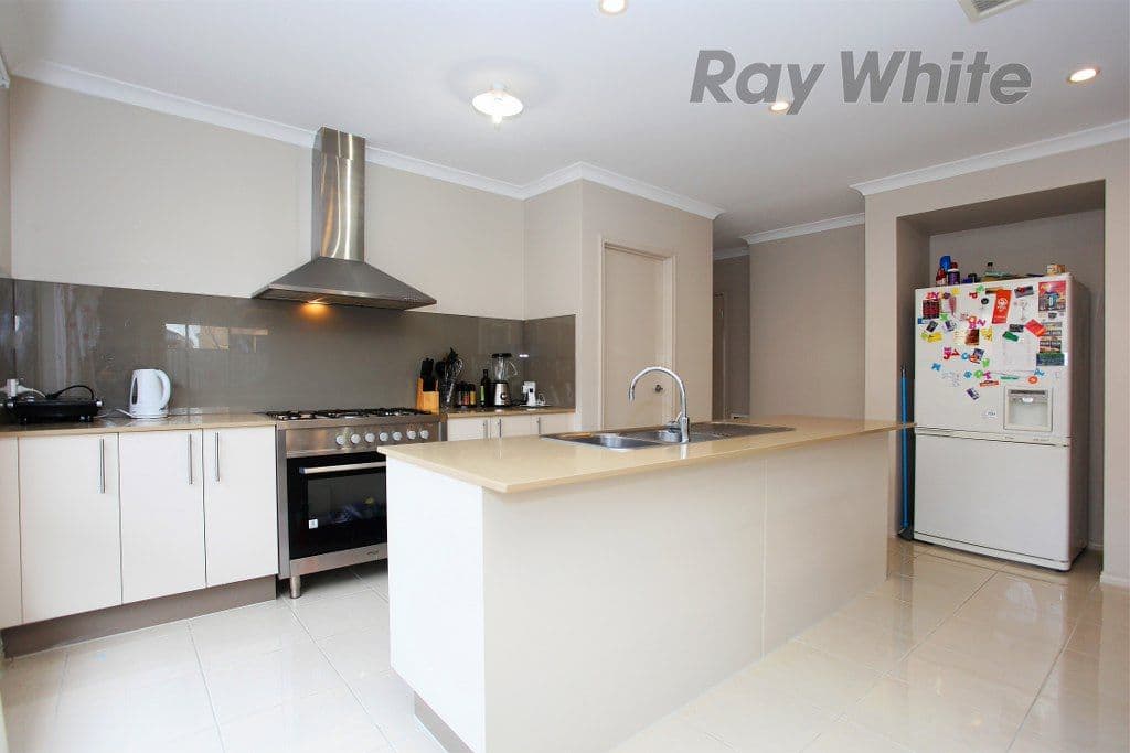 31 Regal Road, POINT COOK VIC 3030, Point Cook - Thumbnail 4