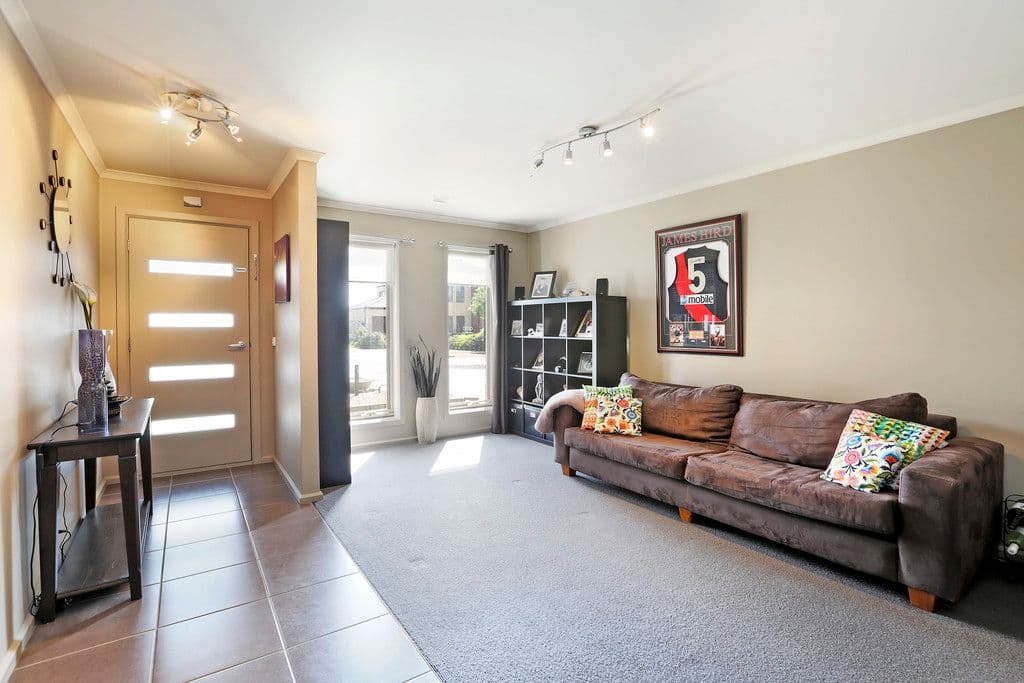 8 Achillea Close, Corio VIC 3214, Corio - Thumbnail 2