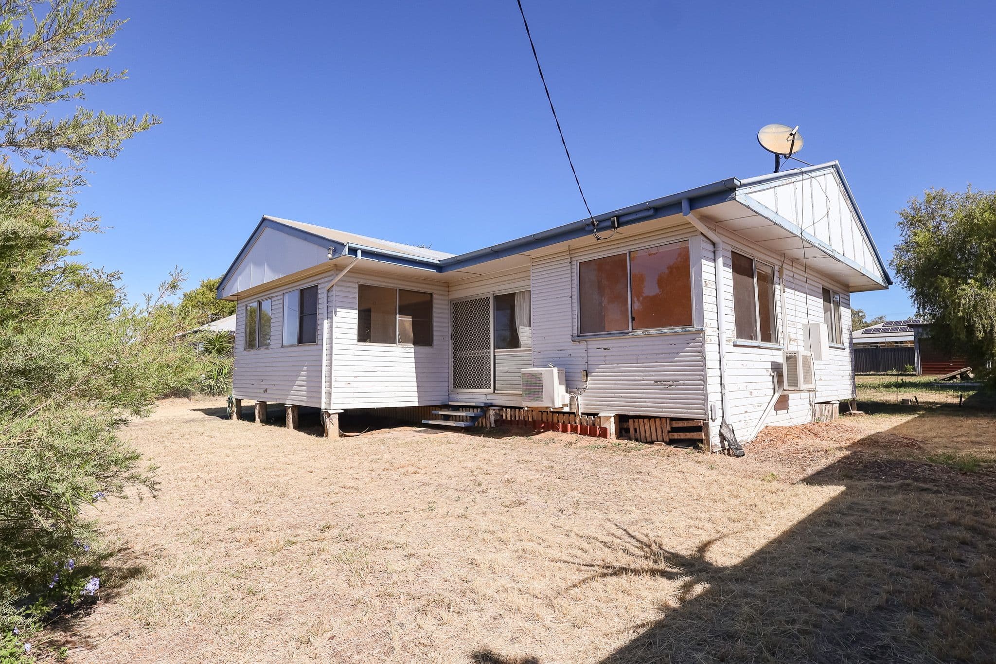 13 Crawford Street, Roma QLD 4455, Roma - Thumbnail 2