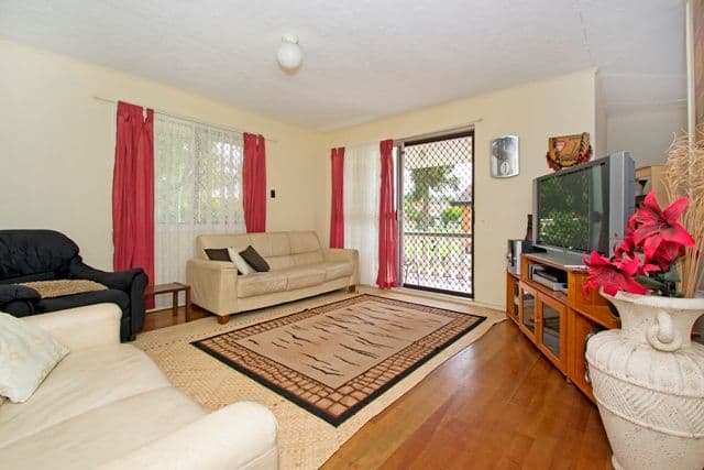 16 Gibbs Street, RIVERVIEW QLD 4303, Riverview - Thumbnail 2