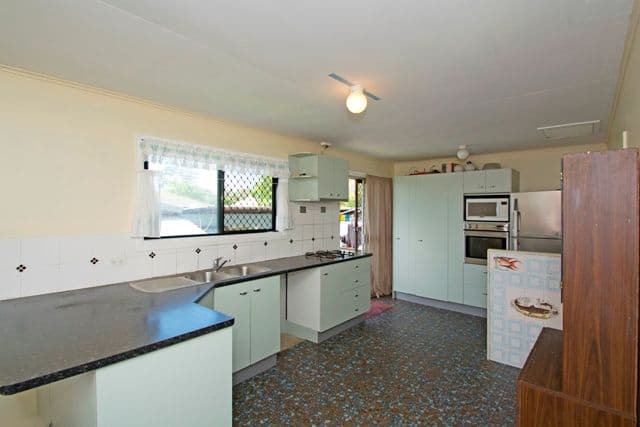 16 Gibbs Street, RIVERVIEW QLD 4303, Riverview - Thumbnail 4