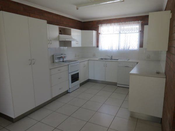 101 Roberts Street, Emerald QLD 4720, Emerald - Thumbnail 3