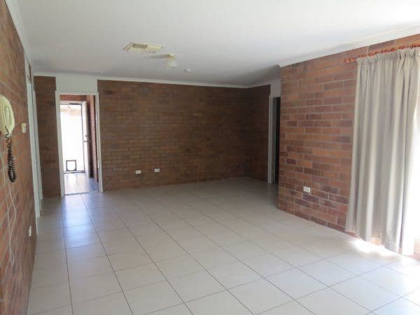 101 Roberts Street, Emerald QLD 4720, Emerald - Thumbnail 4