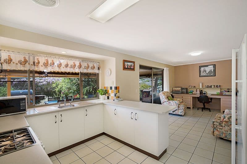 18 Bingara Street, Mount Lofty QLD 4350, Mount Lofty - Thumbnail 7