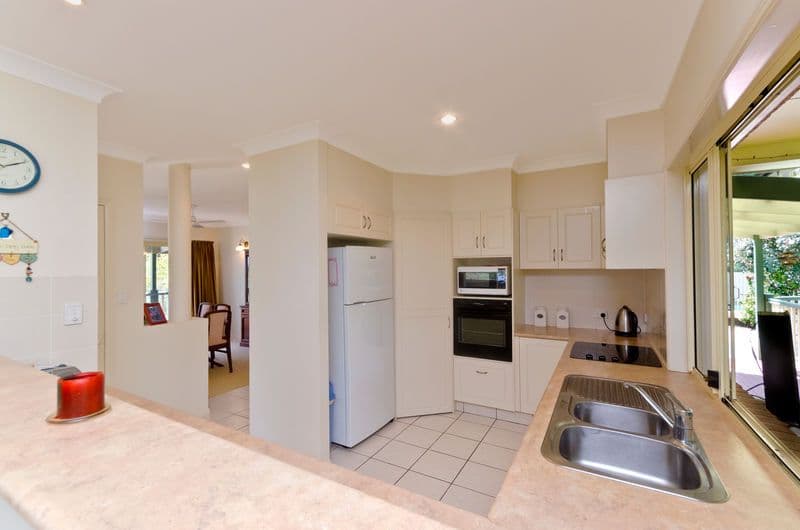 26 Forest Drive, ELANORA QLD 4221, Elanora - Thumbnail 6