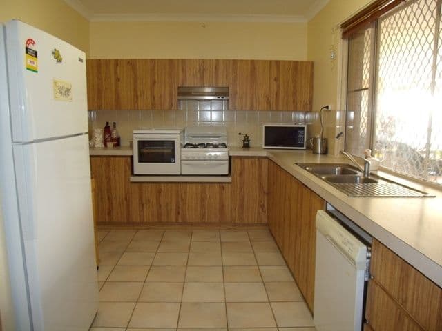 20 Foss Crescent, CARNARVON WA 6701, Brockman - Thumbnail 3