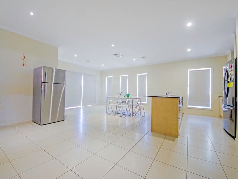 4 Woodlands Street, Tarneit VIC 3029, Tarneit - Thumbnail 2