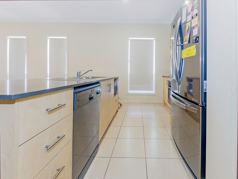 4 Woodlands Street, Tarneit VIC 3029, Tarneit - Thumbnail 3