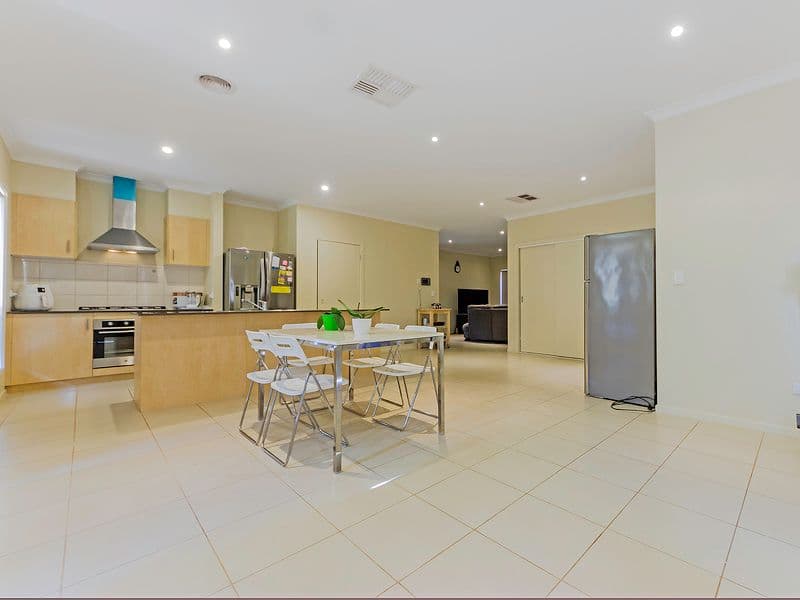 4 Woodlands Street, Tarneit VIC 3029, Tarneit - Thumbnail 5