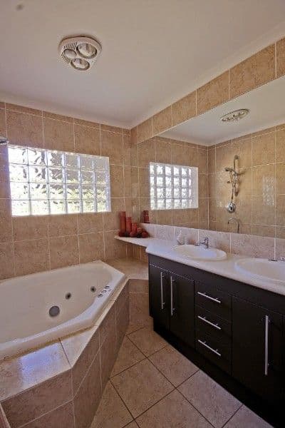 24 Exilis Street, ROCHEDALE SOUTH QLD 4123, Rochedale South - Thumbnail 2