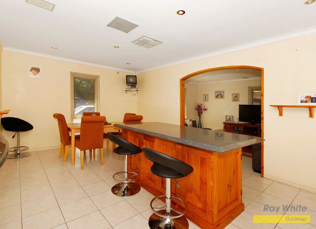 26 Blackmore Avenue, GIRRAWHEEN WA 6064, Girrawheen - Thumbnail 4