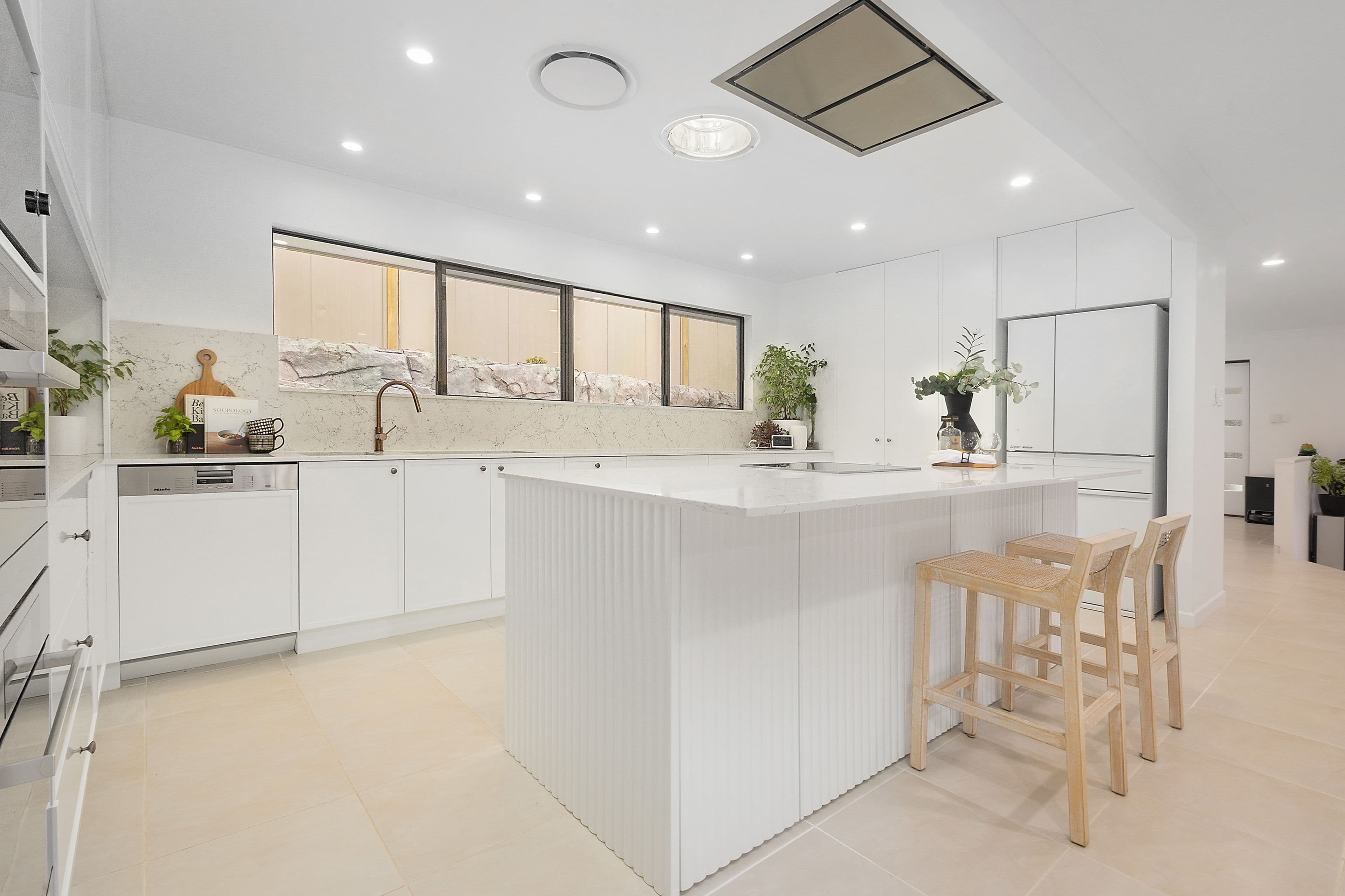 15 Melba Court, Mount Ommaney QLD 4074, Mount Ommaney - Thumbnail 2