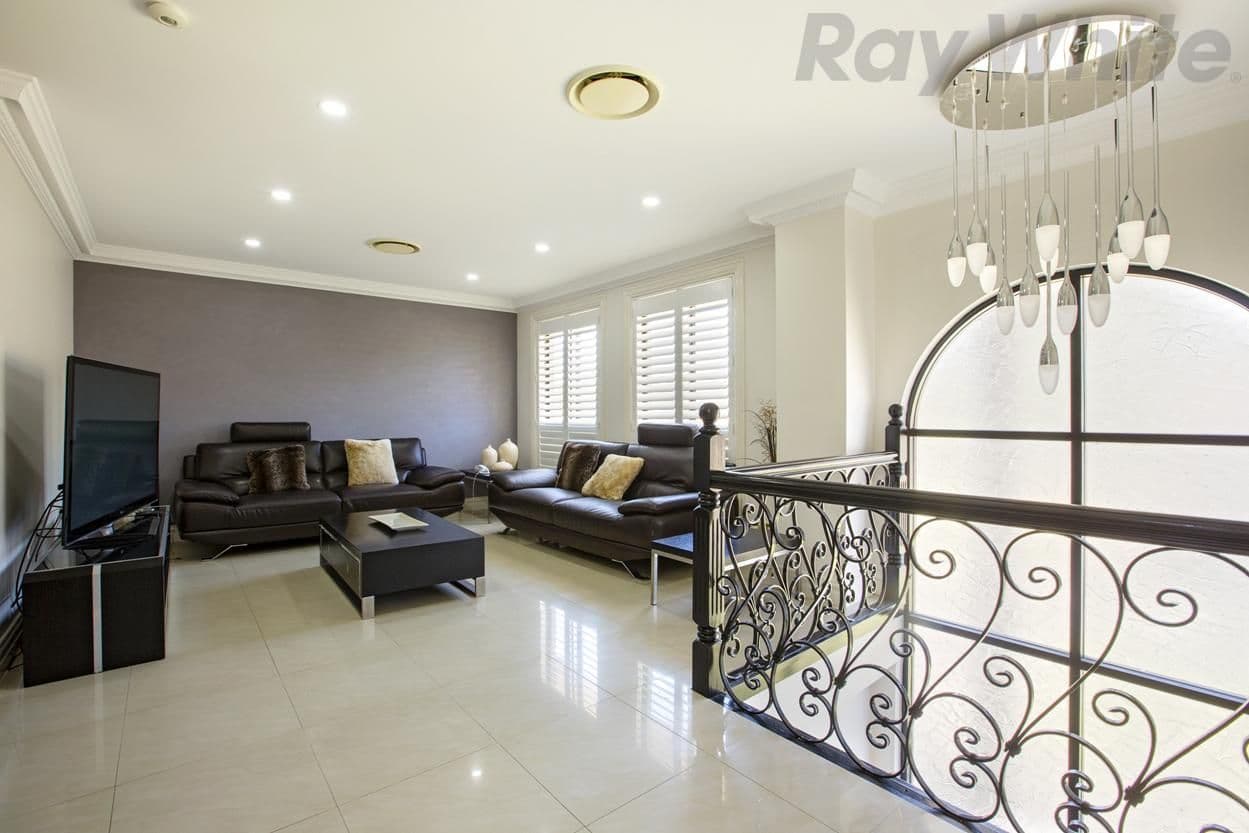 19 Harraden Drive, West Hoxton - Thumbnail 7