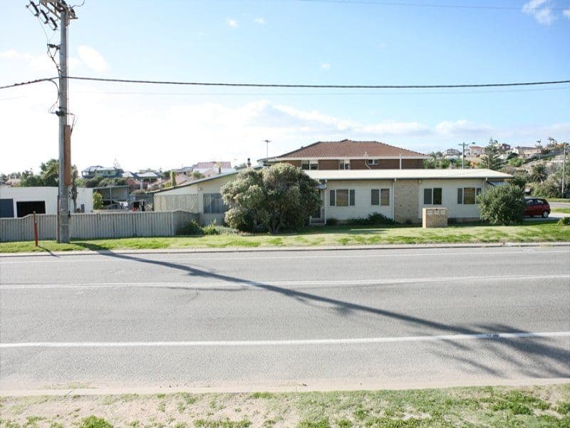 8 Broadhead Avenue, TARCOOLA BEACH WA 6530, Tarcoola Beach - Thumbnail 2