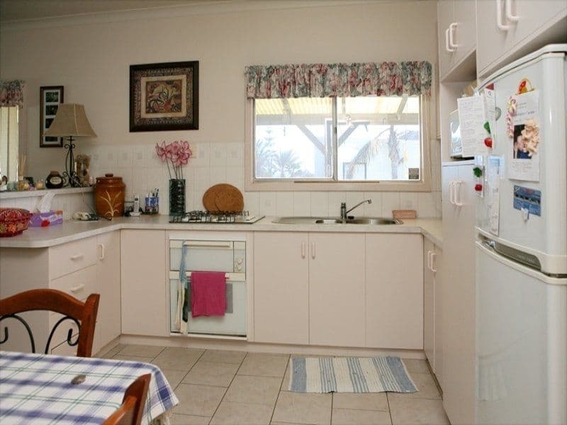 8 Broadhead Avenue, TARCOOLA BEACH WA 6530, Tarcoola Beach - Thumbnail 6