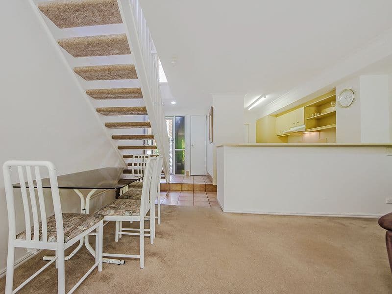 215 Cottesloe Drive, MERMAID WATERS QLD 4218, Mermaid Waters - Thumbnail 5