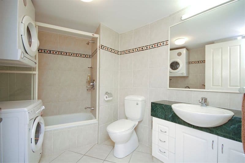 118 Oxlade Drive, NEW FARM QLD 4005, New Farm - Thumbnail 7