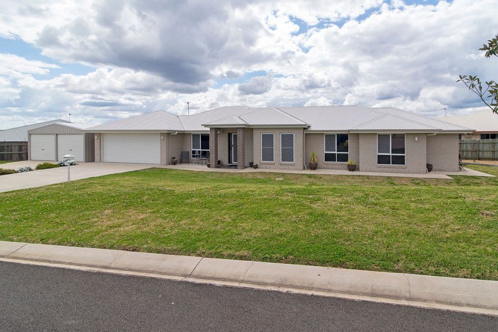2 Wren Street, Highfields QLD 4352, Highfields - Thumbnail 2