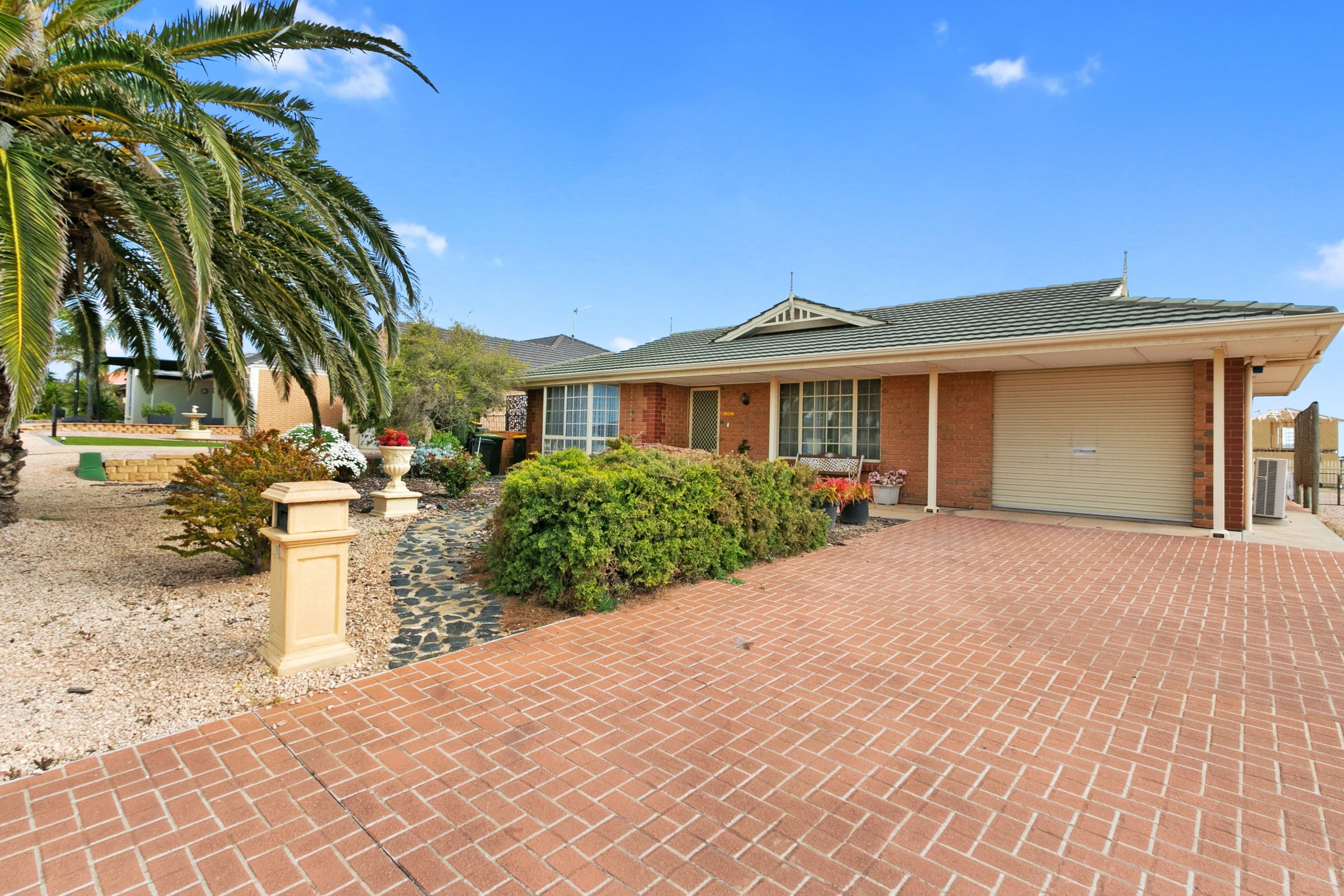 9 Gilmore Crescent, Wallaroo SA 5556, Wallaroo - Thumbnail 2
