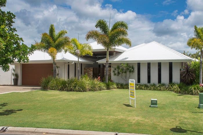 31 Calmwater Crescent, Helensvale QLD 4212, Helensvale - Thumbnail 2