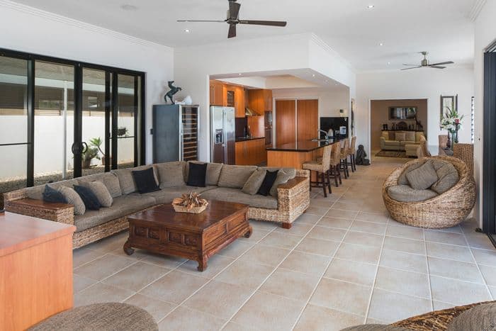 31 Calmwater Crescent, Helensvale QLD 4212, Helensvale - Thumbnail 6