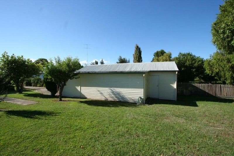 87 Logan Street, TENTERFIELD NSW 2372, Tenterfield - Thumbnail 3