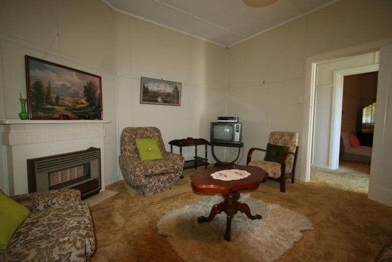 87 Logan Street, TENTERFIELD NSW 2372, Tenterfield - Thumbnail 5