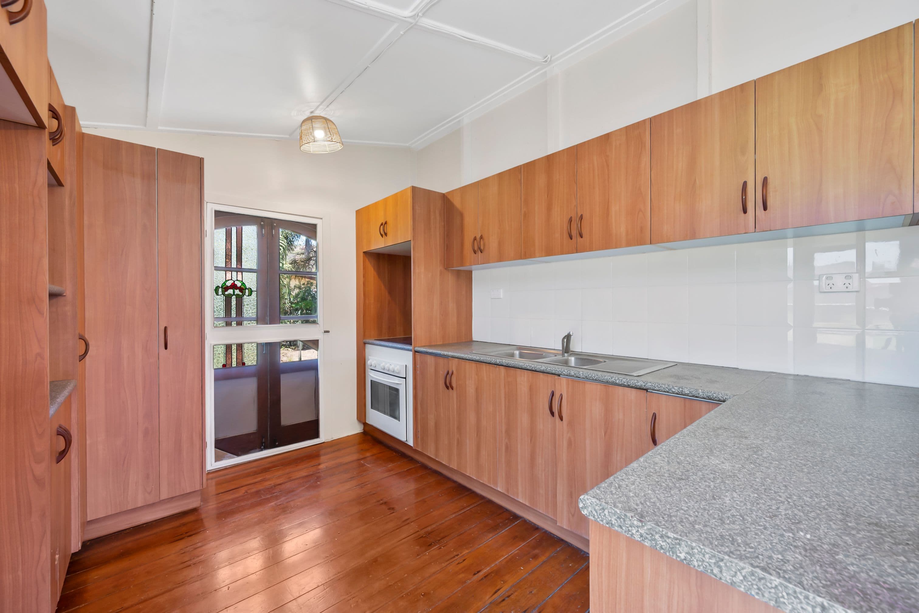 6 Castling Street, West End QLD 4810, West End - Thumbnail 2