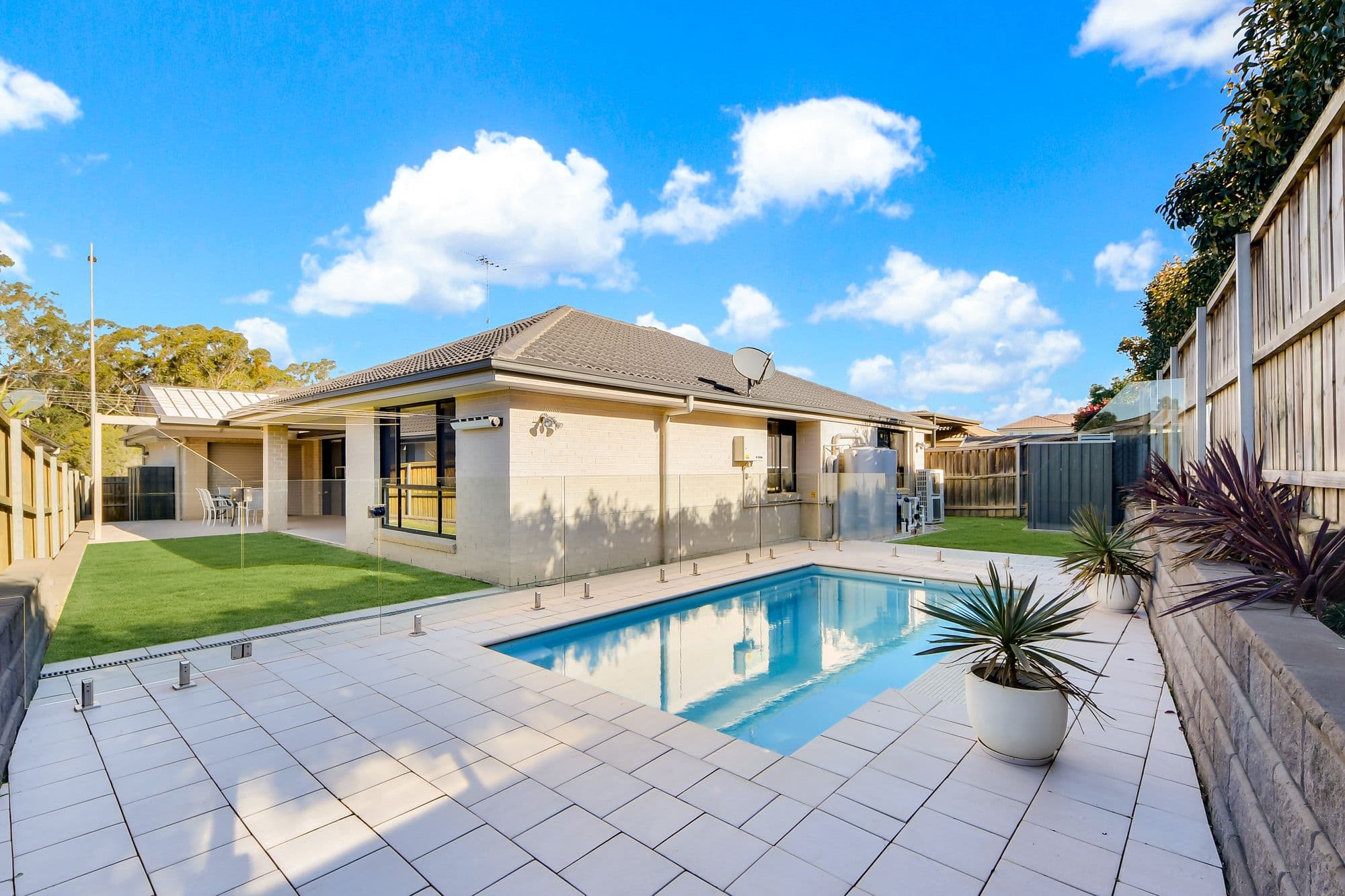 100 Hampshire Boulevard, Spring Farm - Image 1