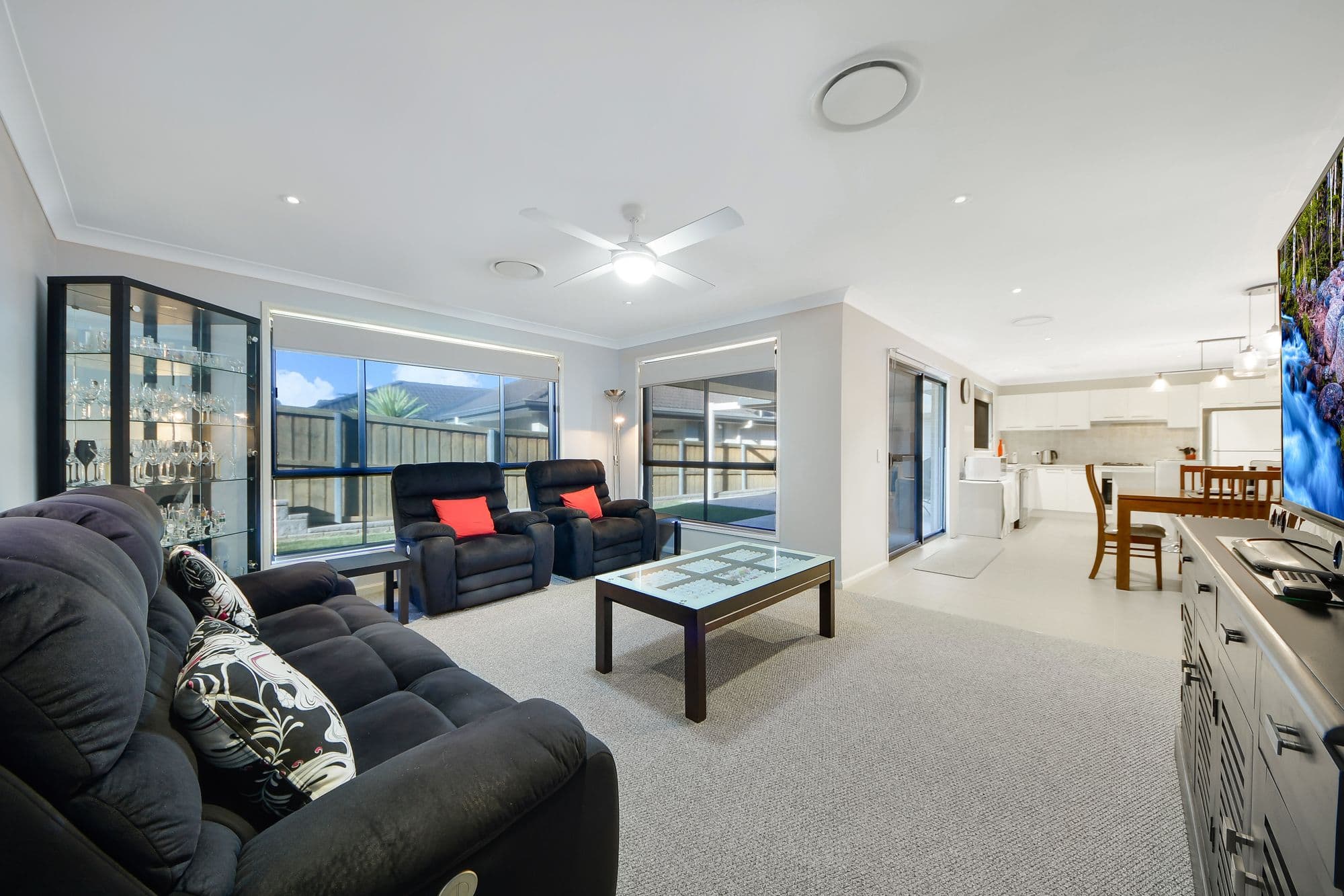 100 Hampshire Boulevard, Spring Farm - Thumbnail 4