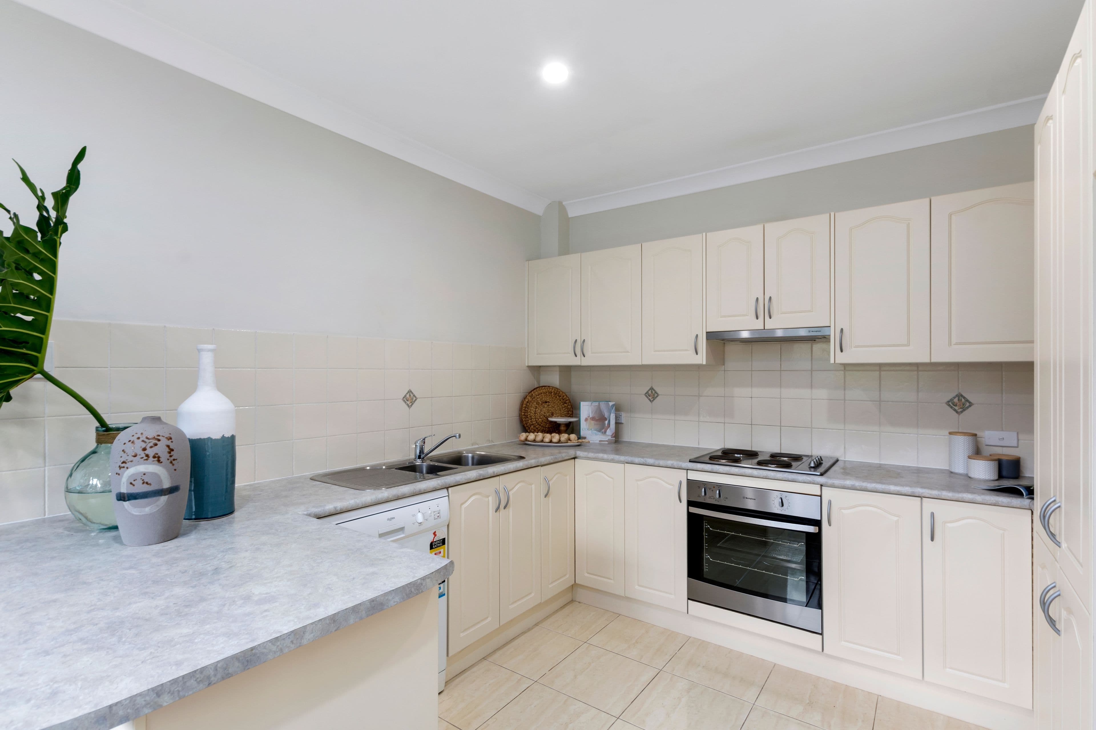 14 Raymond Road, Thirroul NSW 2515, Thirroul - Thumbnail 3