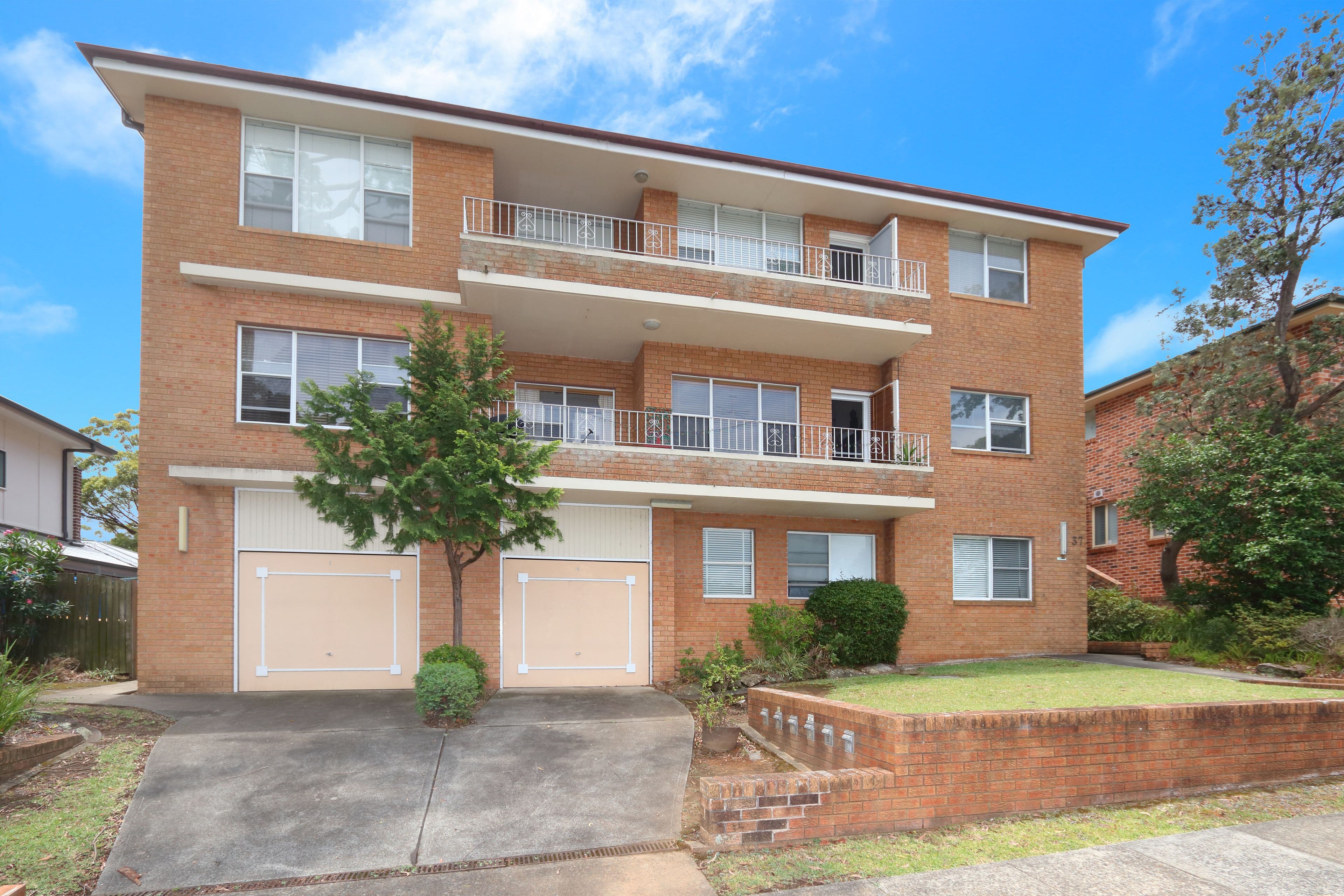 37 Wonoona Parade East, Oatley NSW 2223, Oatley - Image 1