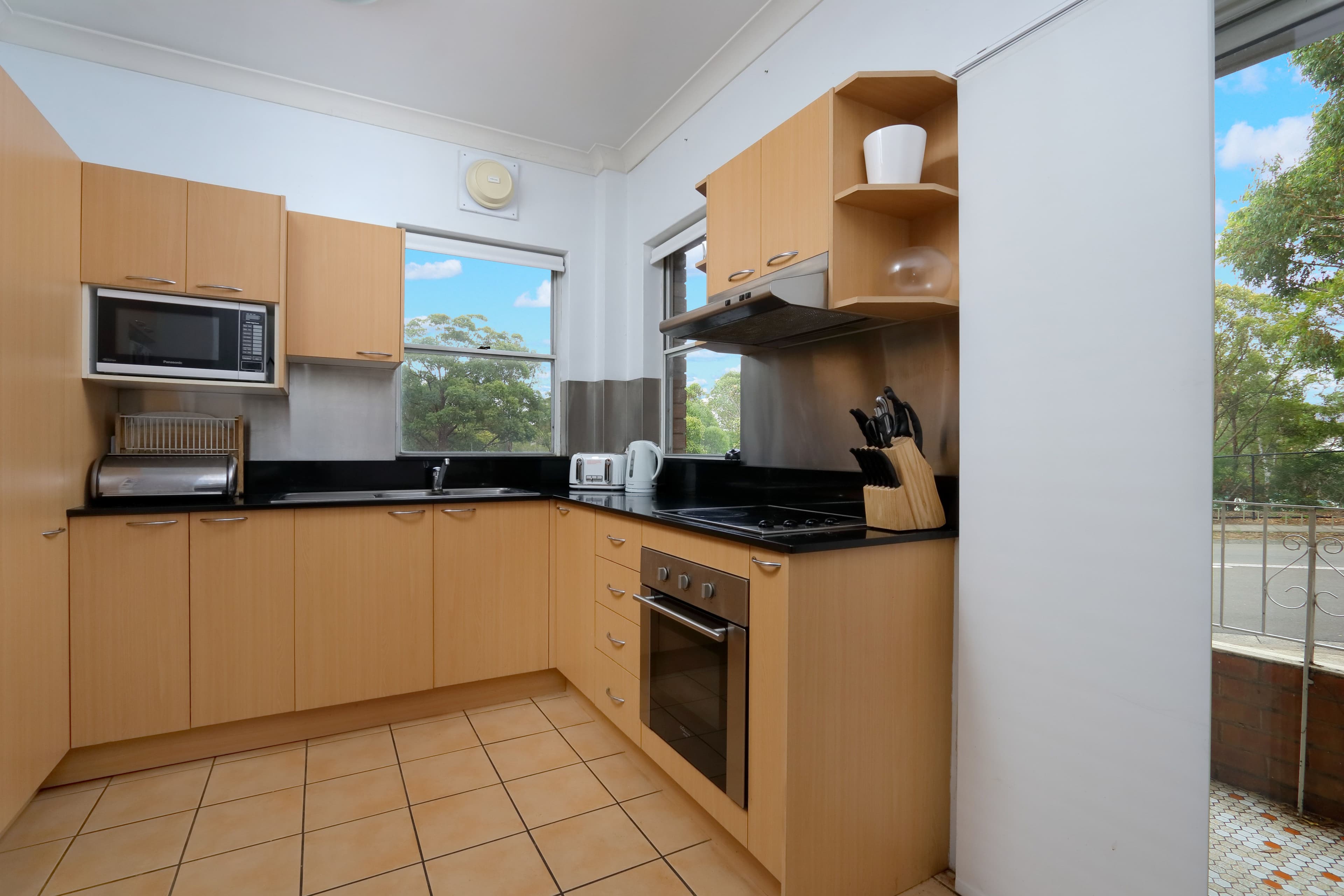 37 Wonoona Parade East, Oatley NSW 2223, Oatley - Thumbnail 4