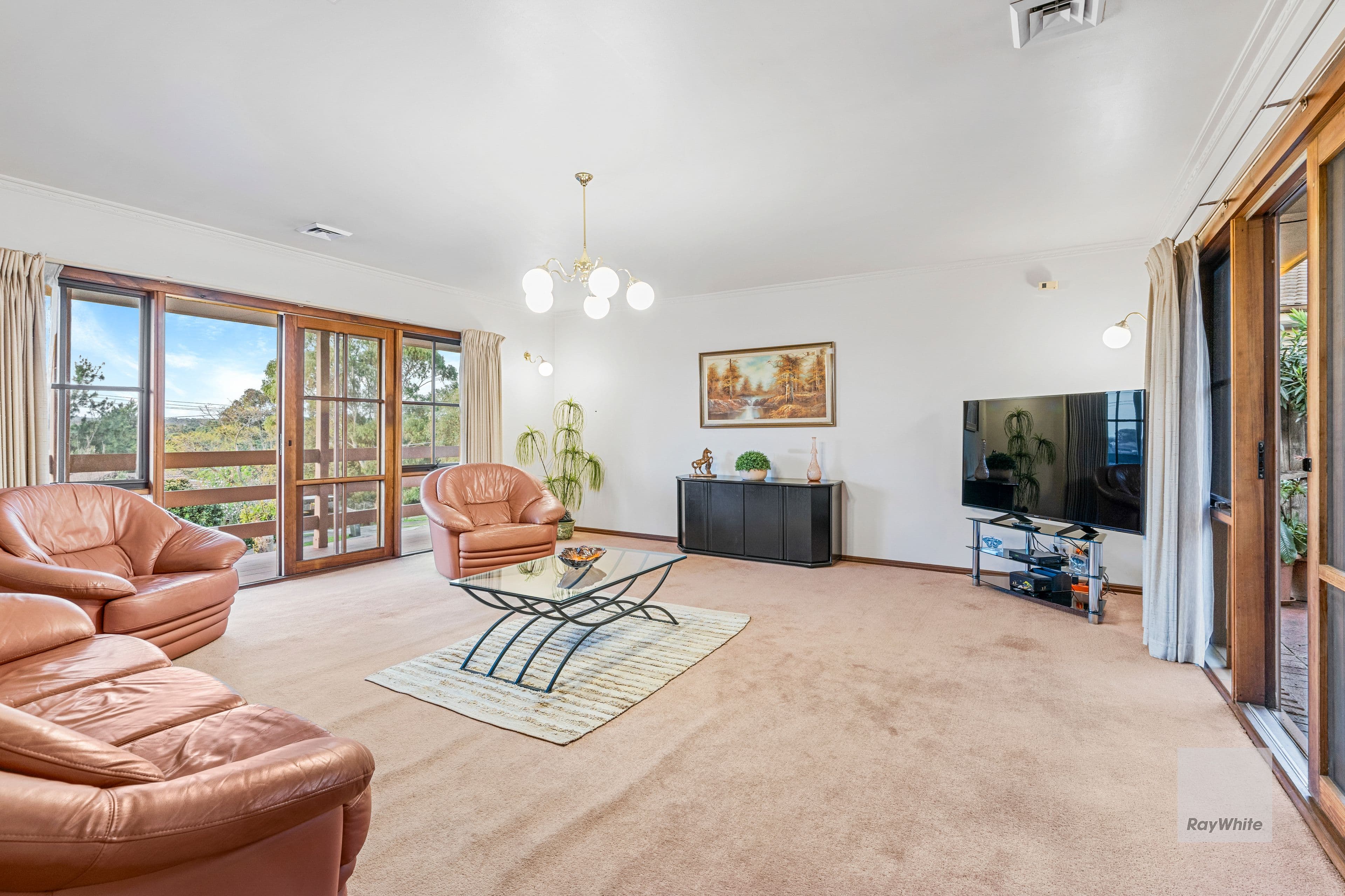 9 Hill View Court, Bundoora VIC 3083, Bundoora - Thumbnail 2