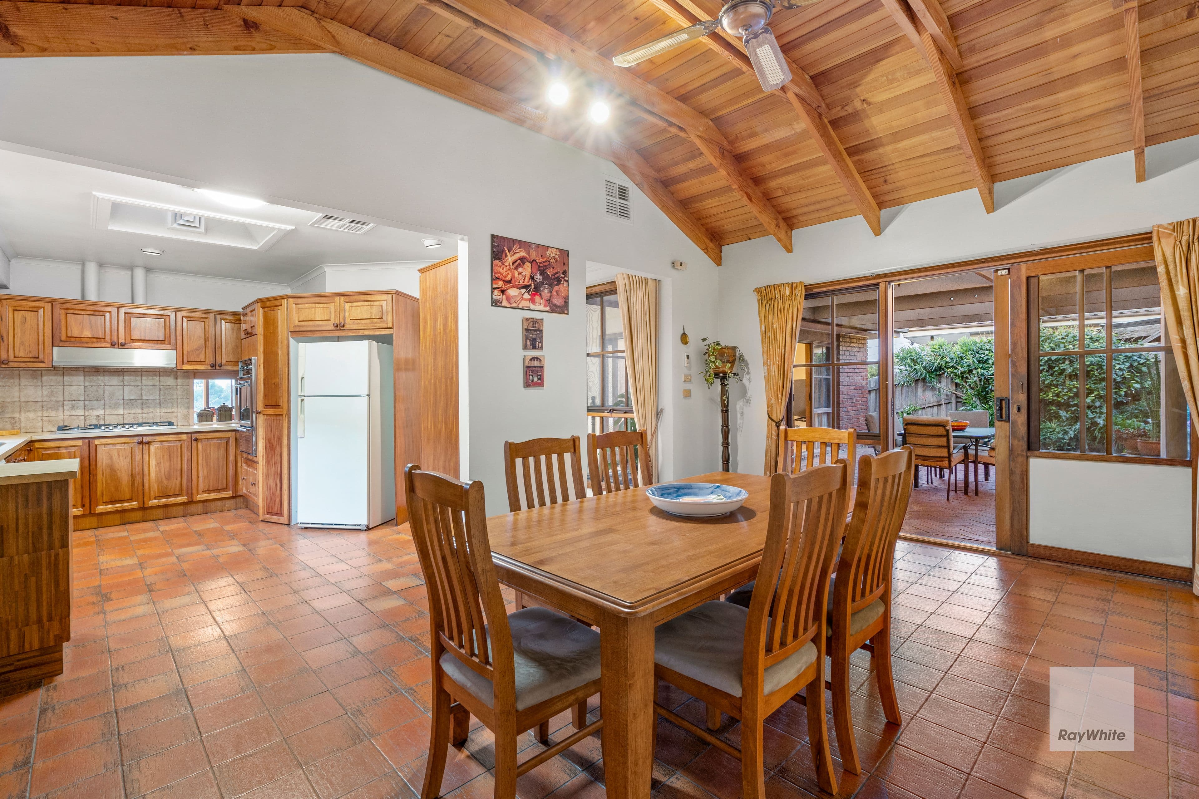 9 Hill View Court, Bundoora VIC 3083, Bundoora - Thumbnail 3