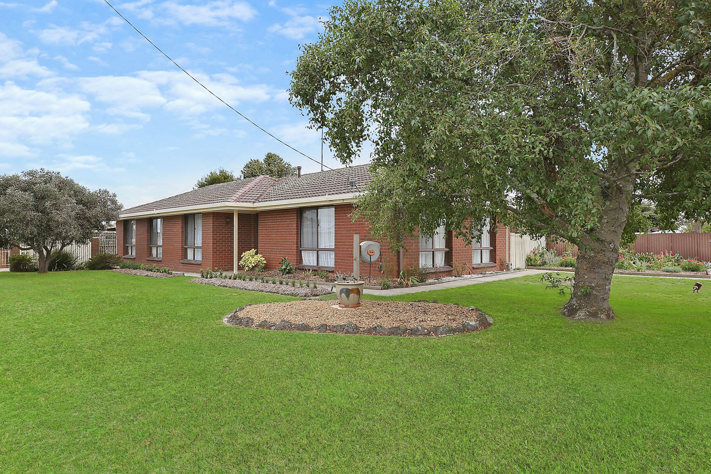 27 Begley Street, Colac VIC 3250, Colac - Image 1