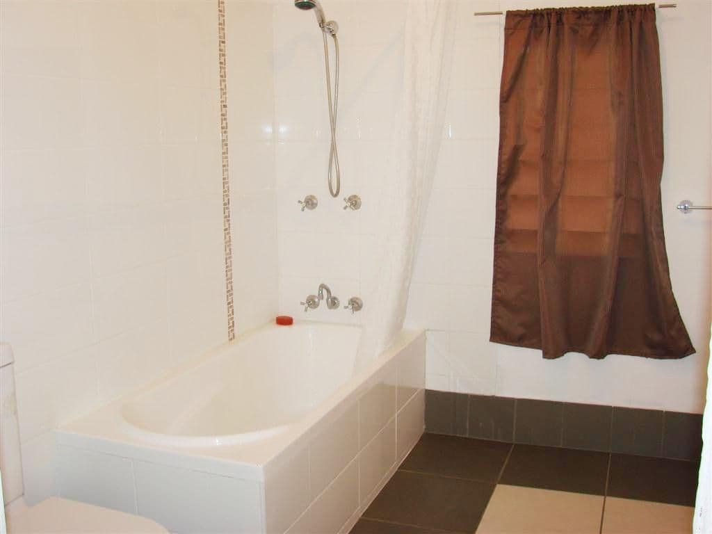 10 Possum Street, MOUNT MORGAN QLD 4714, Mount Morgan - Thumbnail 2