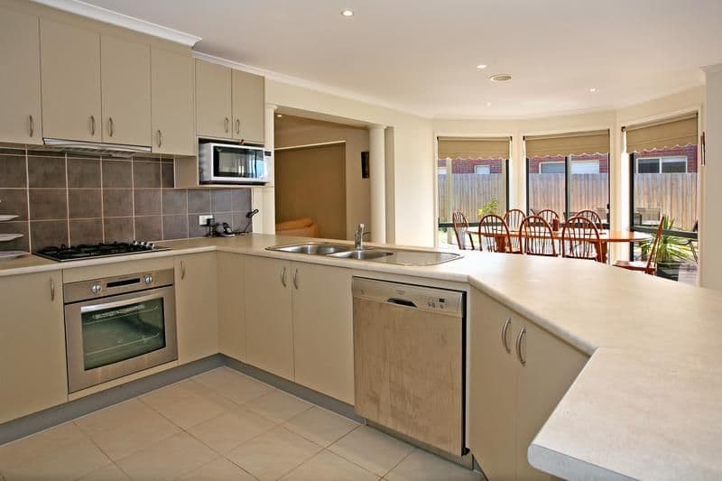 17 Hewat Drive, HIGHTON VIC 3216, Highton - Thumbnail 8