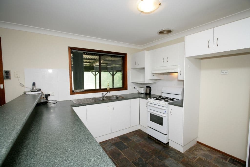 24 Pugsley Avenue, ESTELLA NSW 2650, Estella - Thumbnail 4