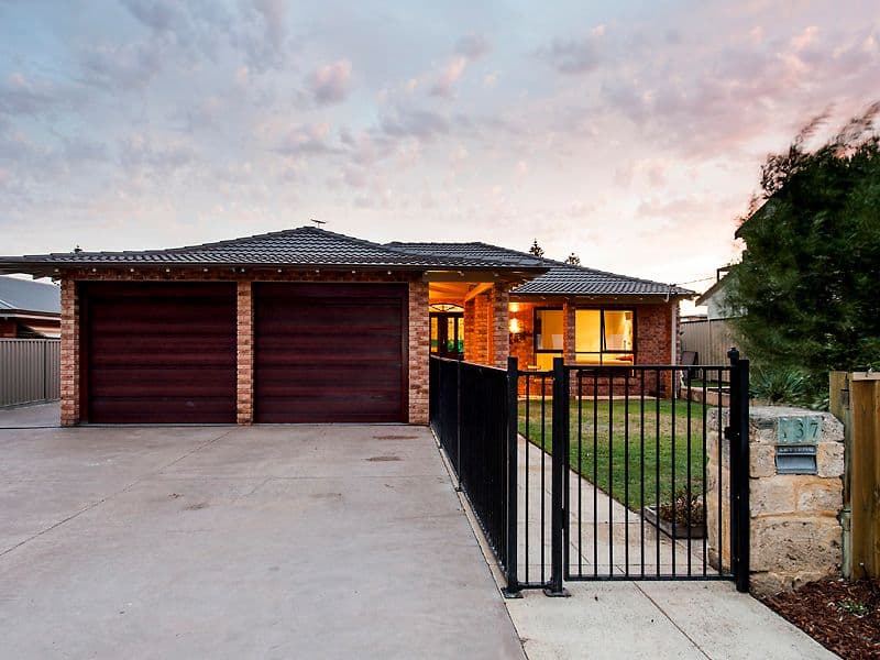 137 Penguin Road, Safety Bay WA 6169, Safety Bay - Image 1