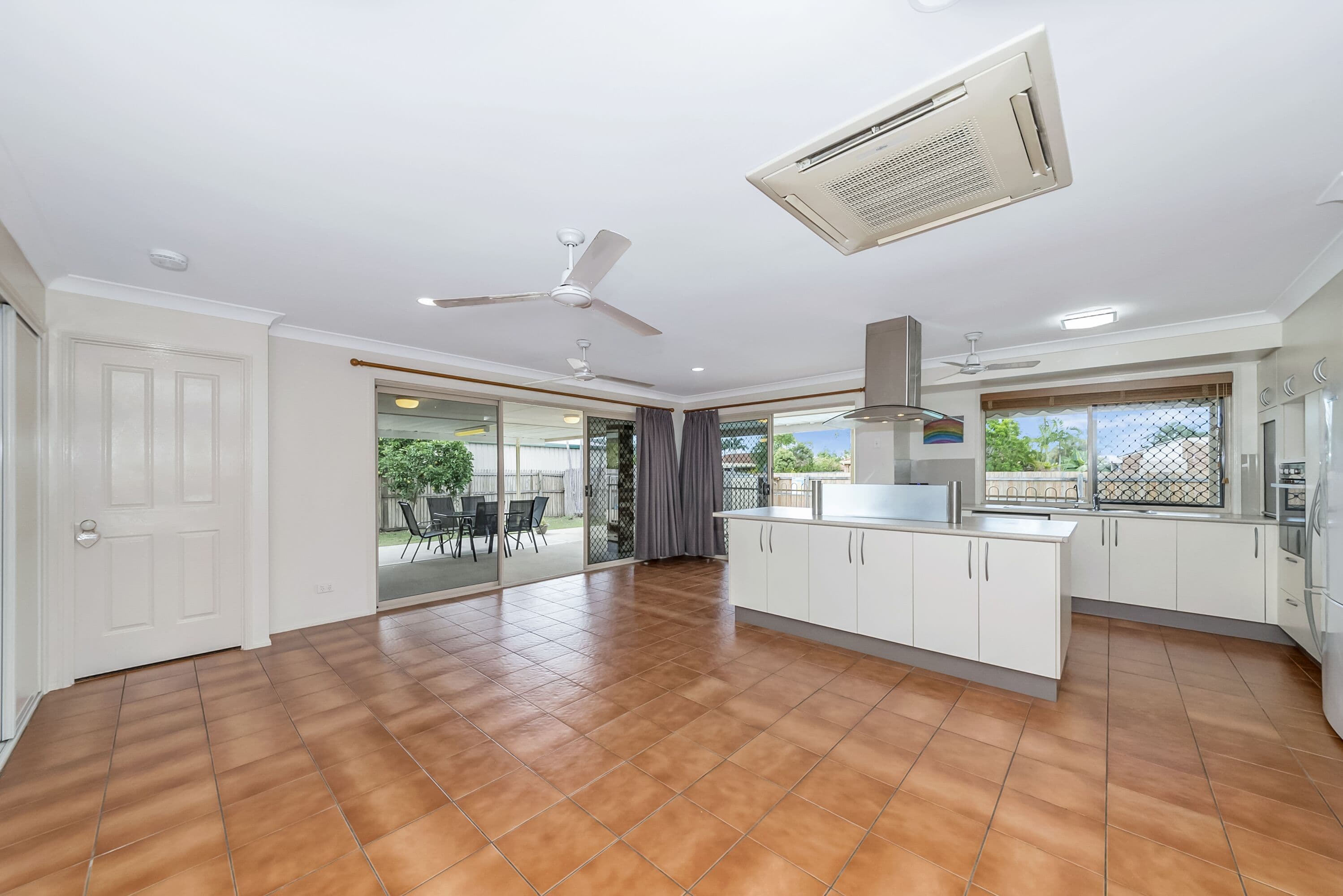 2 Finlay Court, Kirwan QLD 4817, Kirwan - Thumbnail 3