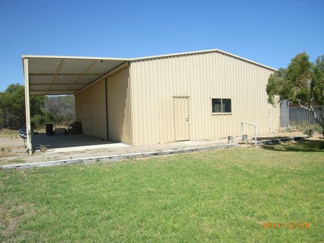 22 Tulloch Drive, DONGARA WA 6525, Dongara - Thumbnail 2