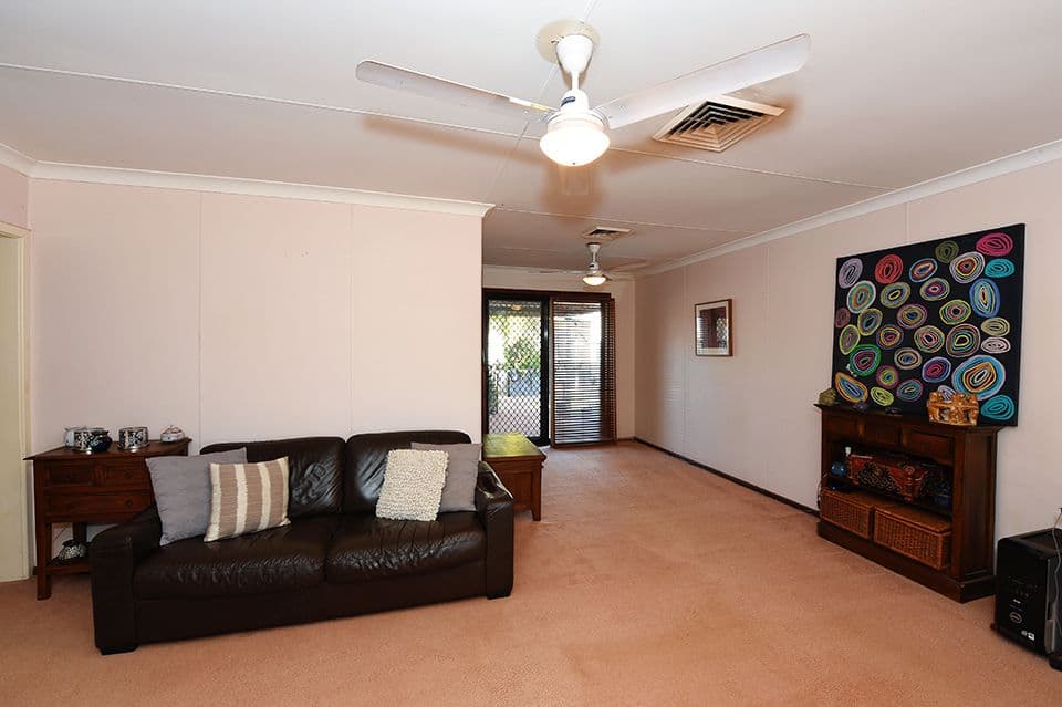 8 Hannan Crescent, Dampier WA 6713, Dampier - Thumbnail 2