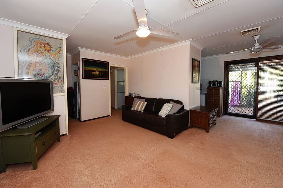 8 Hannan Crescent, Dampier WA 6713, Dampier - Thumbnail 3