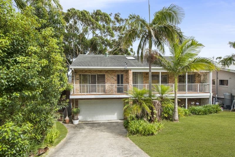4 Pasadena Avenue, Bateau Bay NSW 2261, Bateau Bay - Image 1