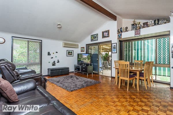 25 Macquarie Drive, PETRIE QLD 4502, Petrie - Thumbnail 2