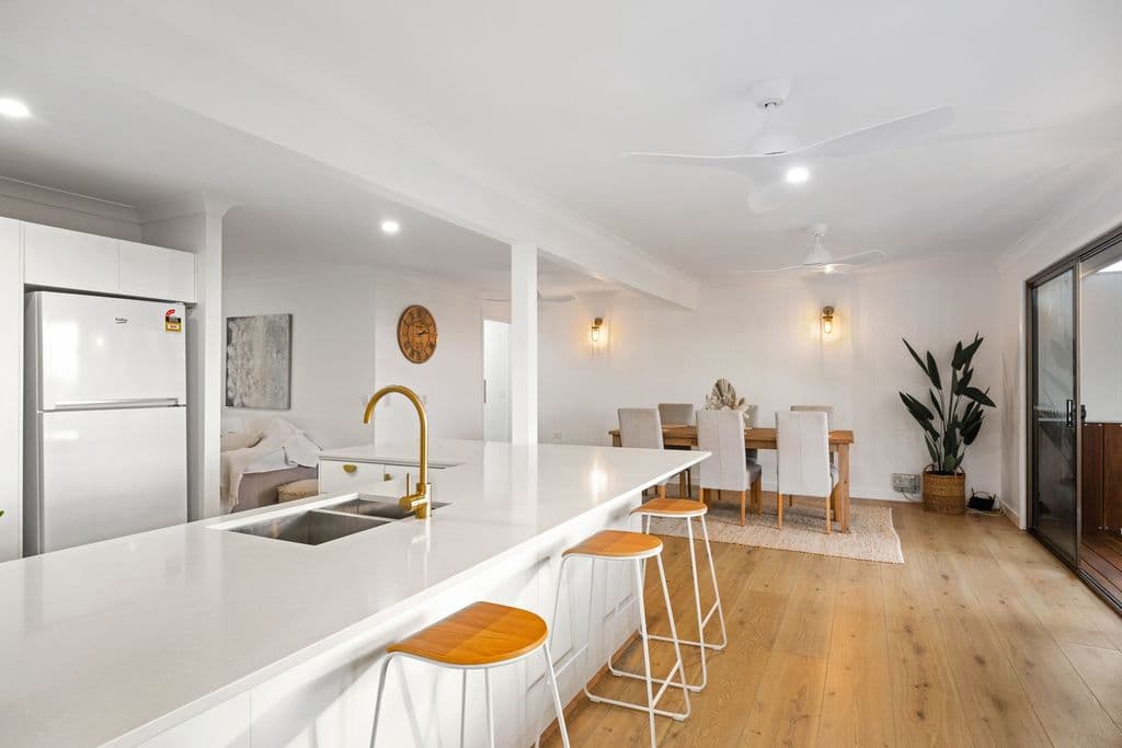 13 Sabrina Avenue, Bateau Bay - Image 1