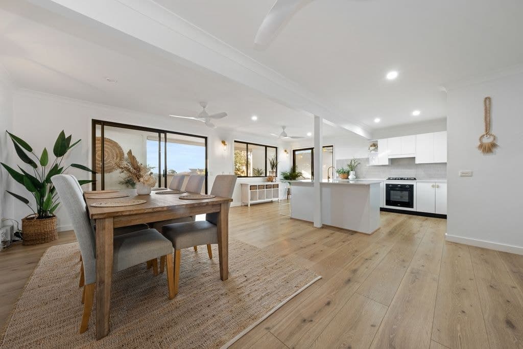 13 Sabrina Avenue, Bateau Bay - Thumbnail 2