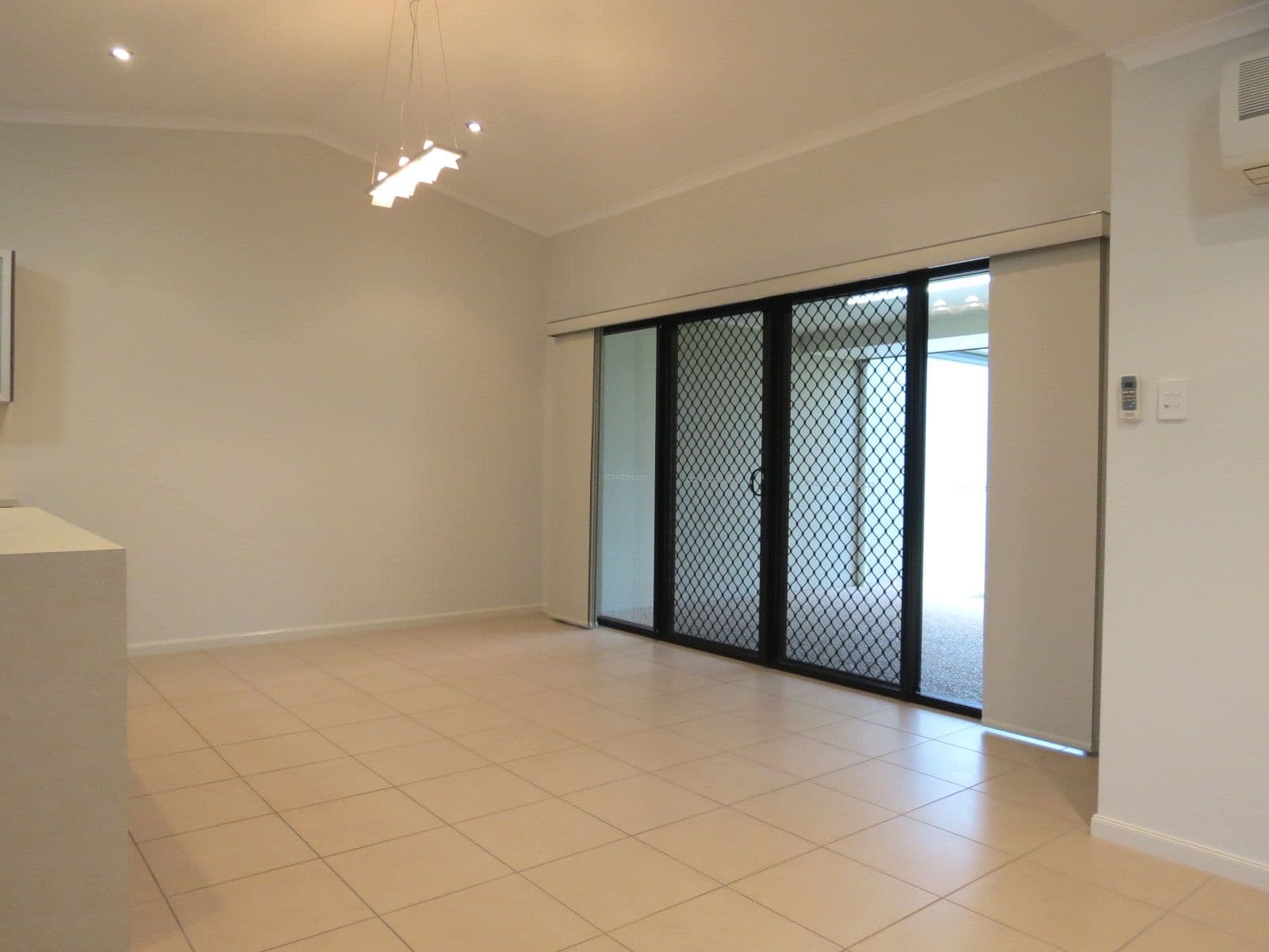 10 Mooney Crescent, Emerald QLD 4720, Emerald - Thumbnail 4