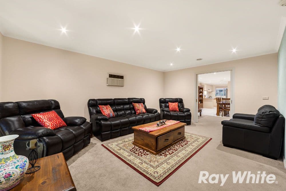 14 Gilroy Crescent, Mill Park VIC 3082, Mill Park - Thumbnail 2